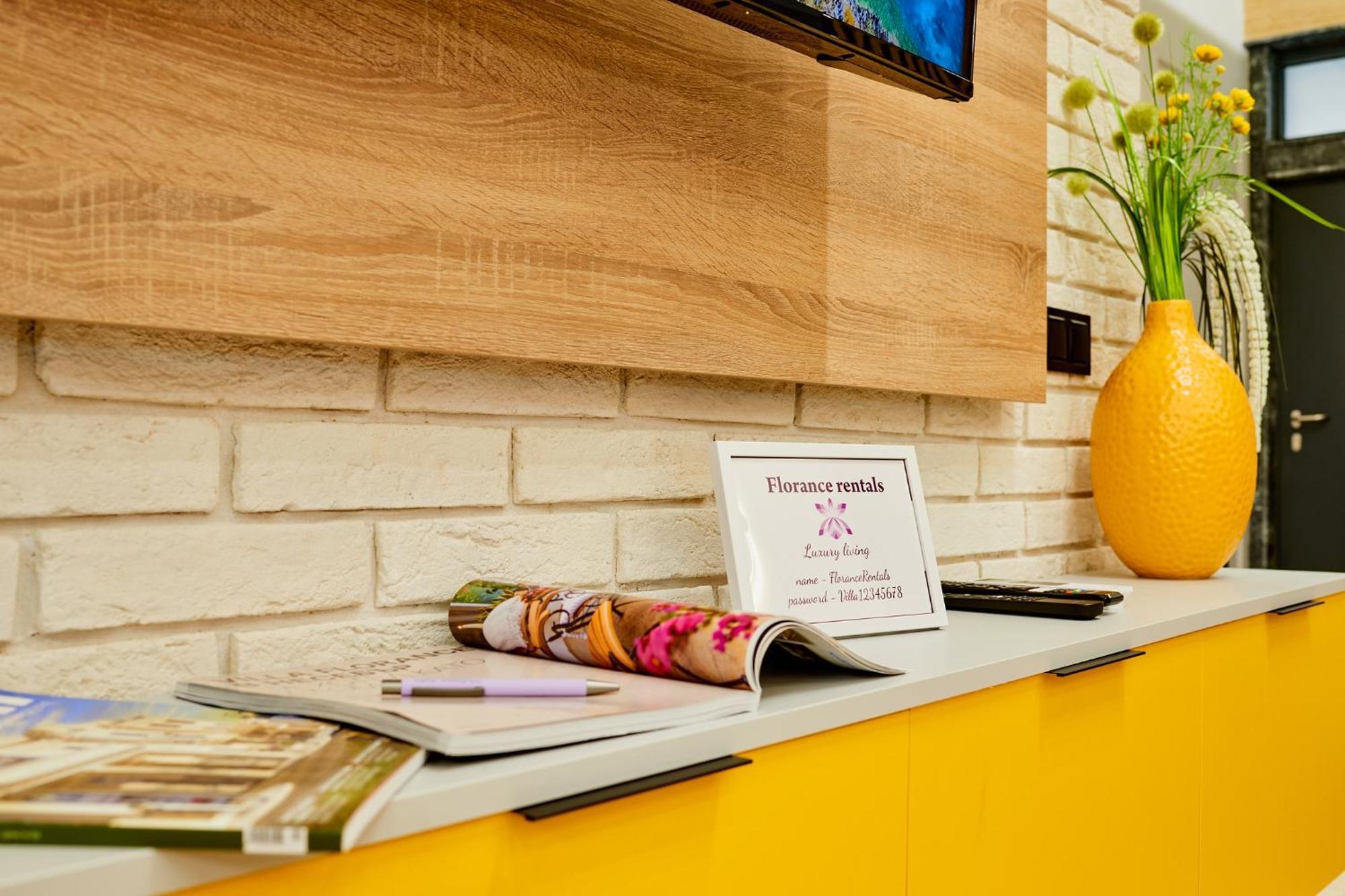 Florance Rentals Luxury Apartments In Burgas Екстер'єр фото