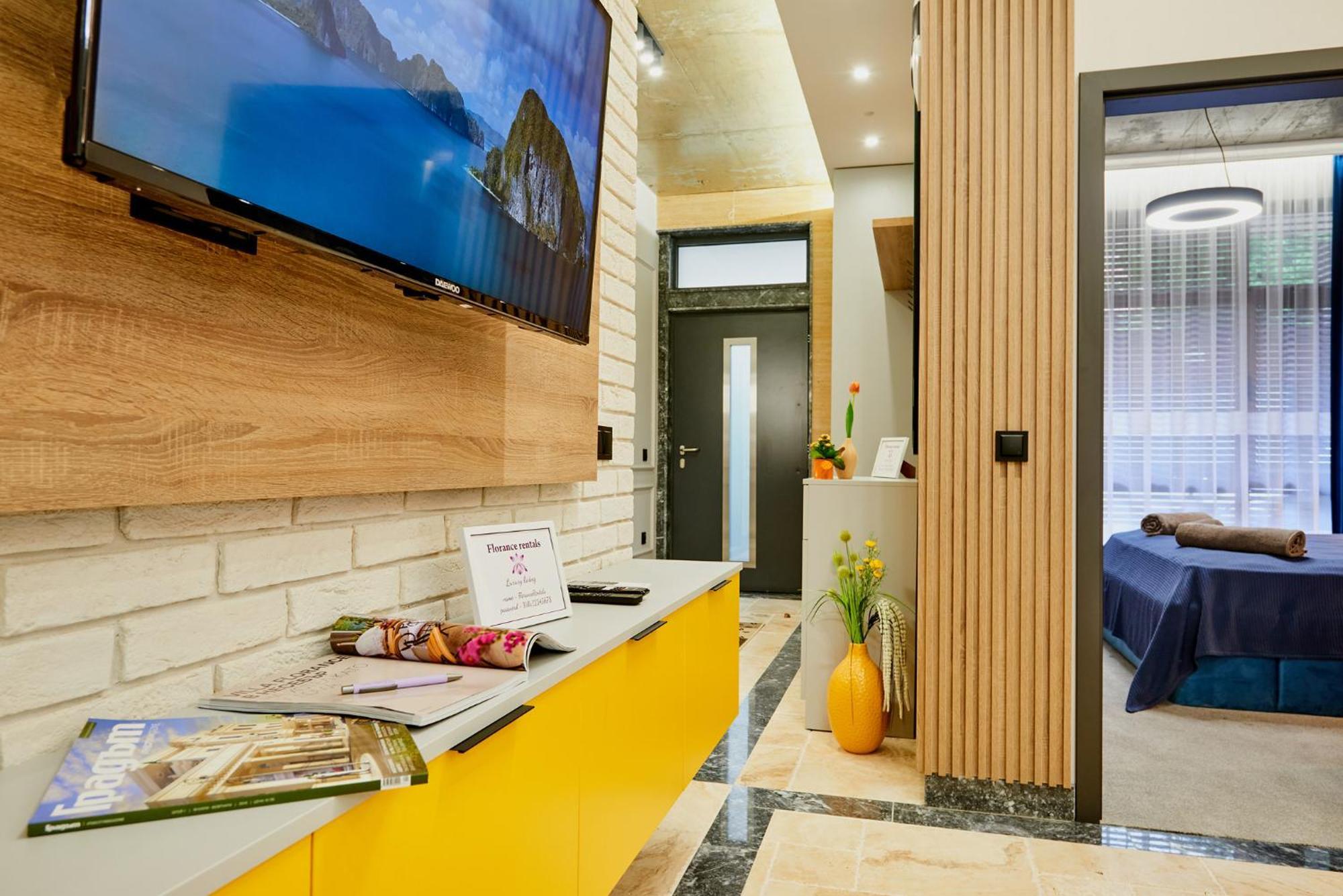 Florance Rentals Luxury Apartments In Burgas Екстер'єр фото